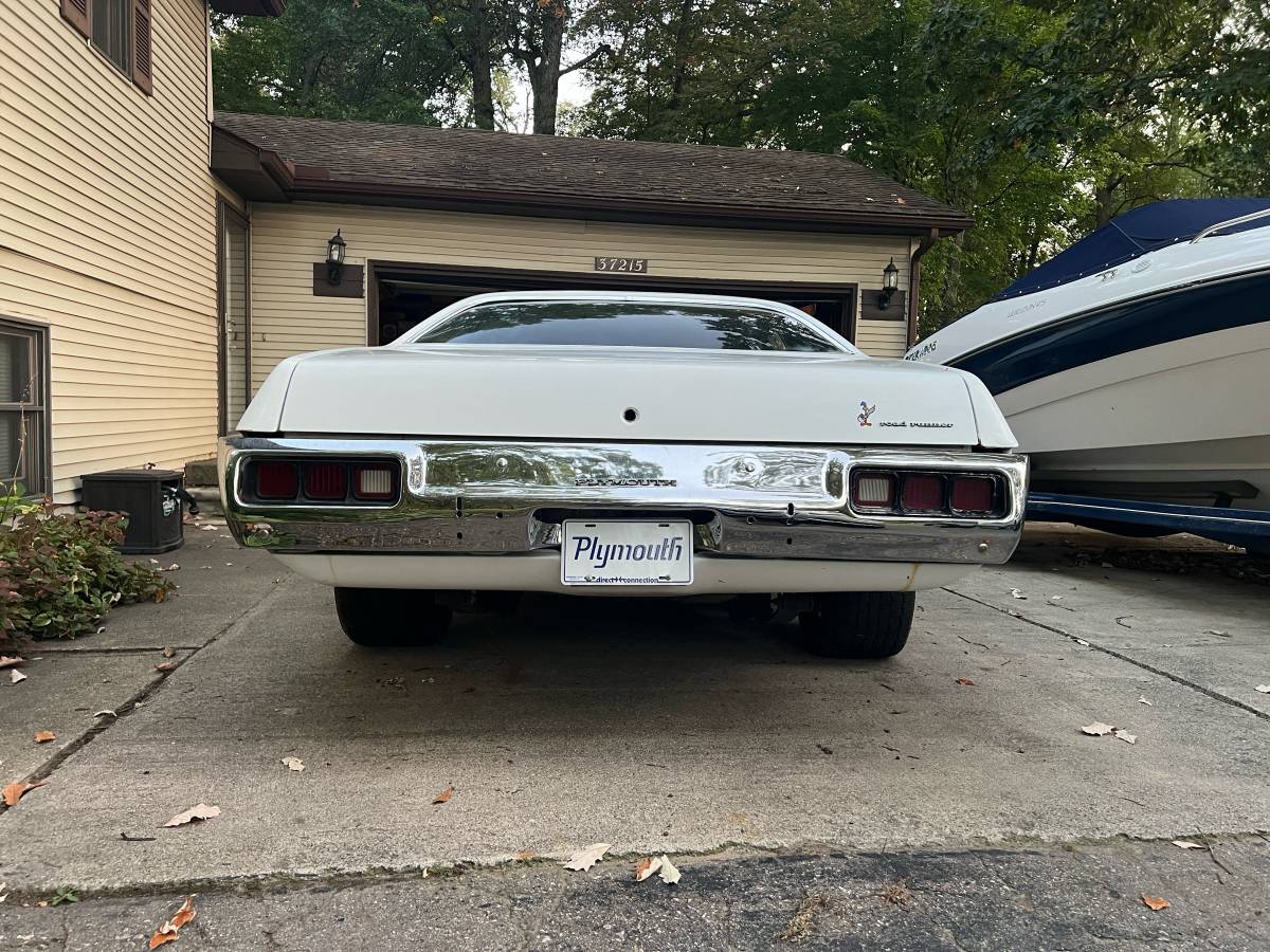 Plymouth-Roadrunner-1974-white-14-7