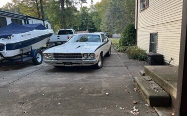 Plymouth-Roadrunner-1974-white-14-8