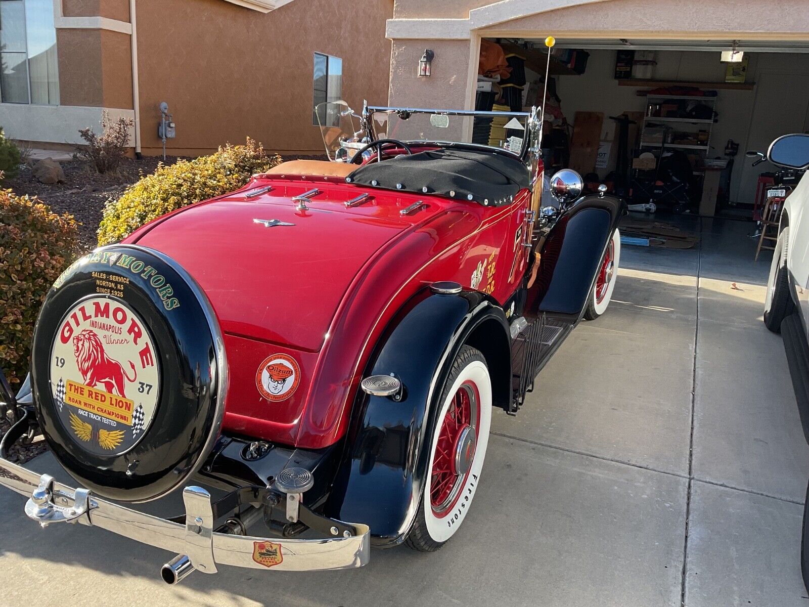 Plymouth-Roadster-1932-3