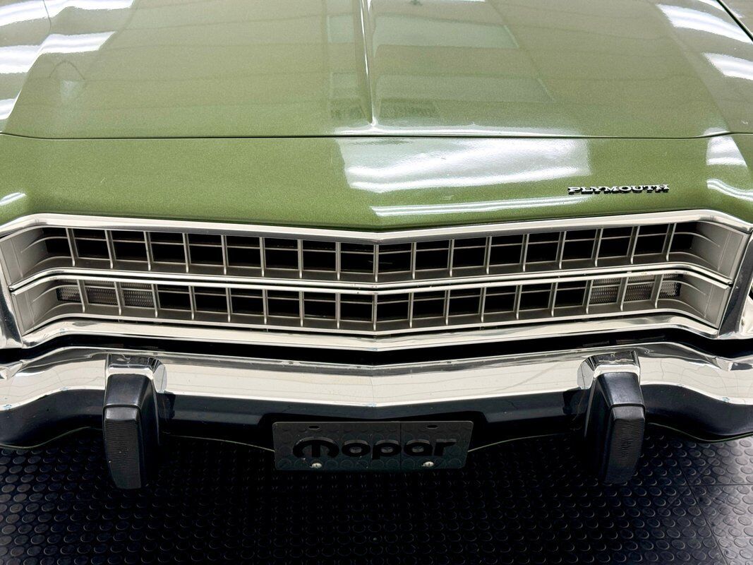 Plymouth-Satellite-1973-Green-Green-43267-8