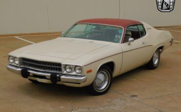 Plymouth-Satellite-1973-White-White-41547-2