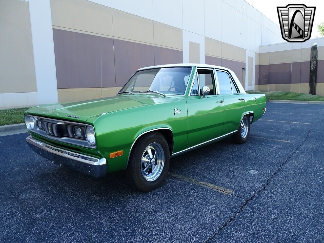 Plymouth-Valiant-Berline-1970-White-Green-159008-2