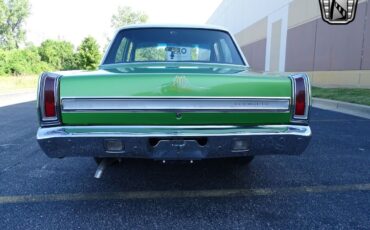 Plymouth-Valiant-Berline-1970-White-Green-159008-6