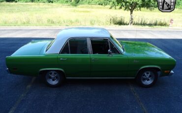 Plymouth-Valiant-Berline-1970-White-Green-159008-7