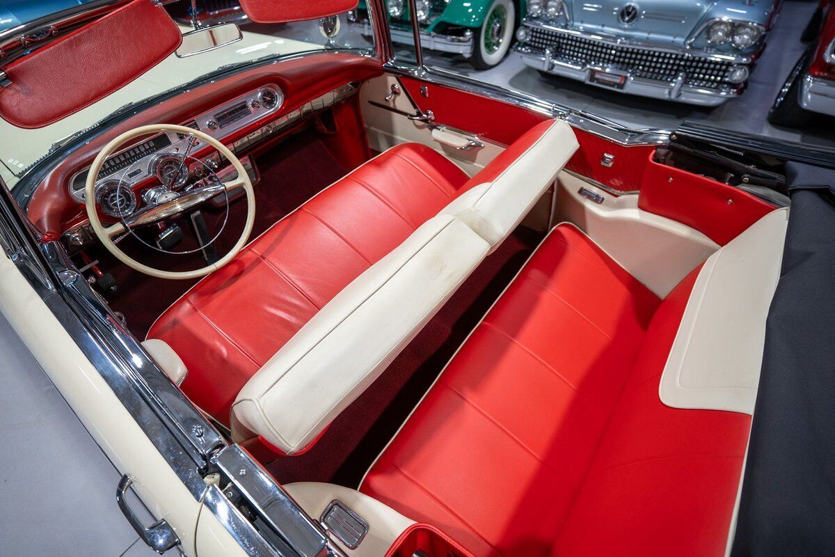 Pontiac-Bonneville-Cabriolet-1957-Red-Red-352-1