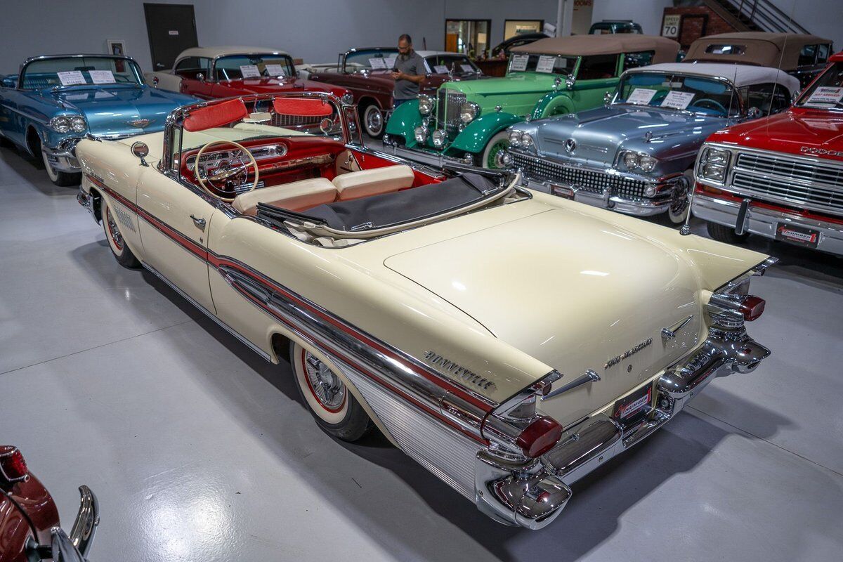 Pontiac-Bonneville-Cabriolet-1957-Red-Red-352-10