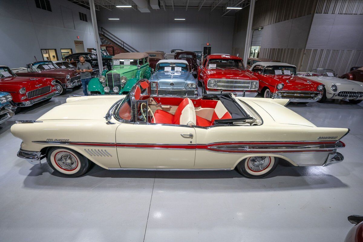 Pontiac-Bonneville-Cabriolet-1957-Red-Red-352-11