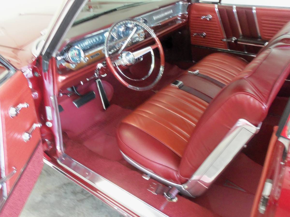 Pontiac-Bonneville-sport-coupe-1964-red-214-13