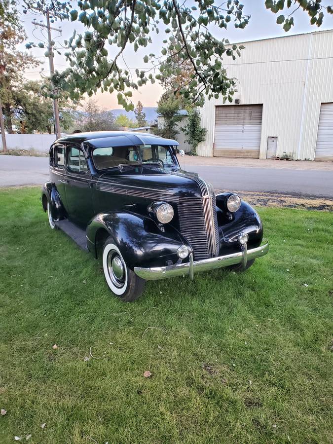 Pontiac-Deluxe-6-1937-1