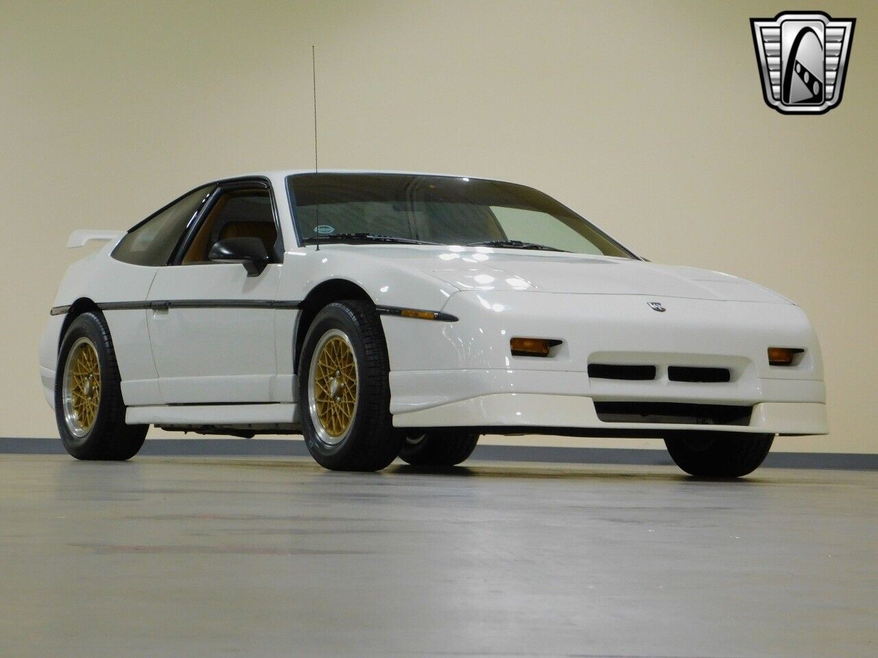 Pontiac-Fiero-1988-7