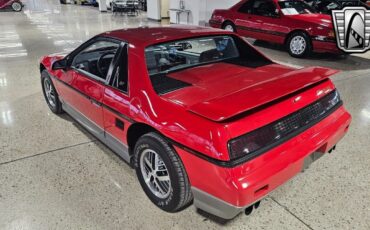 Pontiac-Fiero-Cabriolet-1985-Red-Gray-1514-3