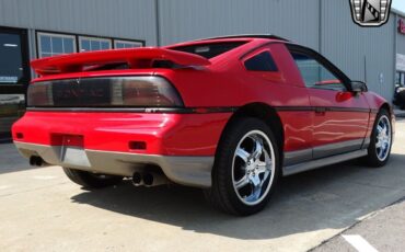 Pontiac-Fiero-Coupe-1986-7