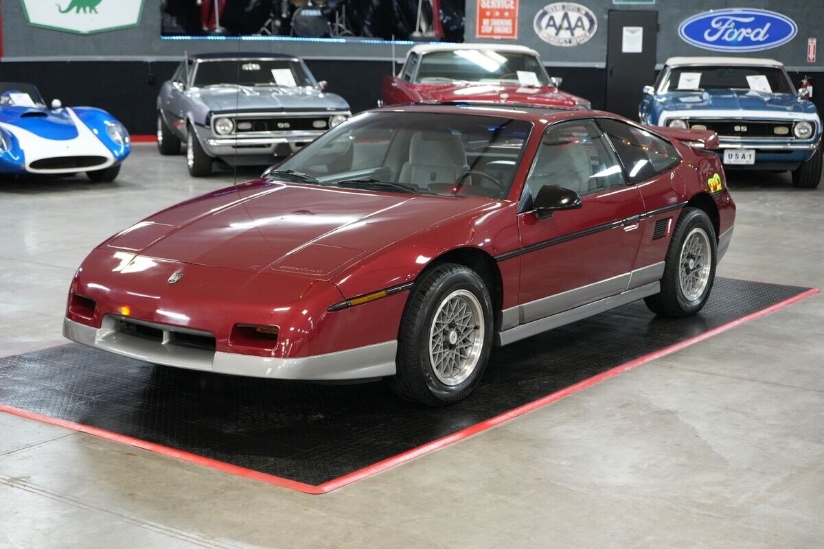 Pontiac-Fiero-Coupe-1987-Maroon-Gray-0-1