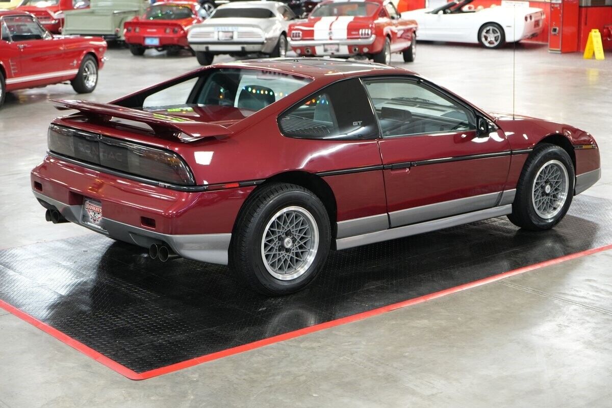 Pontiac-Fiero-Coupe-1987-Maroon-Gray-0-14