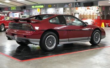 Pontiac-Fiero-Coupe-1987-Maroon-Gray-0-22