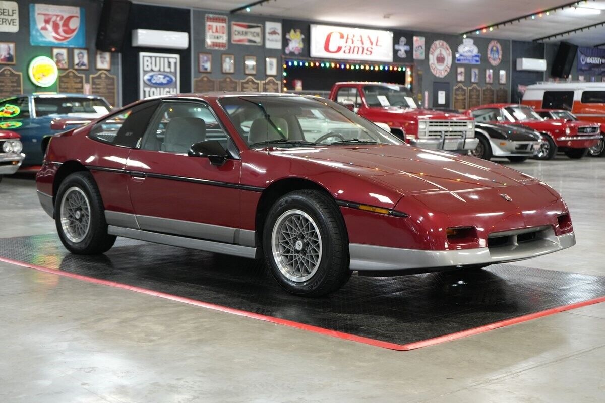 Pontiac-Fiero-Coupe-1987-Maroon-Gray-0-24