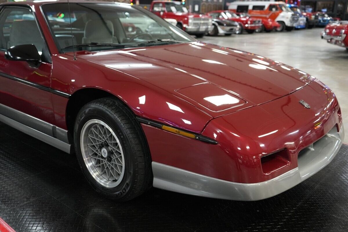 Pontiac-Fiero-Coupe-1987-Maroon-Gray-0-29