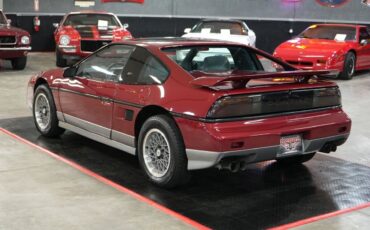 Pontiac-Fiero-Coupe-1987-Maroon-Gray-0-3