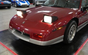 Pontiac-Fiero-Coupe-1987-Maroon-Gray-0-30