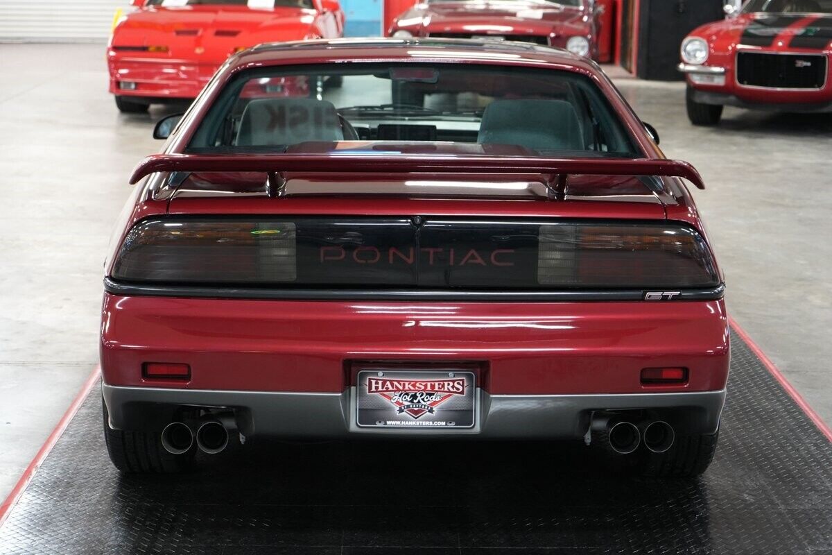 Pontiac-Fiero-Coupe-1987-Maroon-Gray-0-4