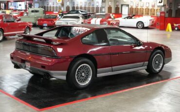 Pontiac-Fiero-Coupe-1987-Maroon-Gray-0-5