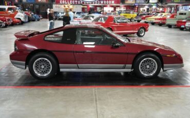 Pontiac-Fiero-Coupe-1987-Maroon-Gray-0-6