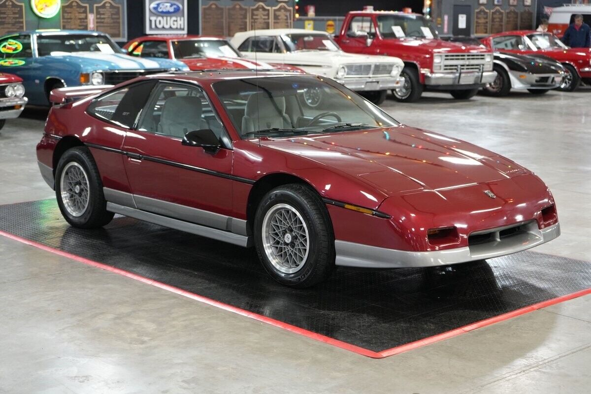 Pontiac-Fiero-Coupe-1987-Maroon-Gray-0-7