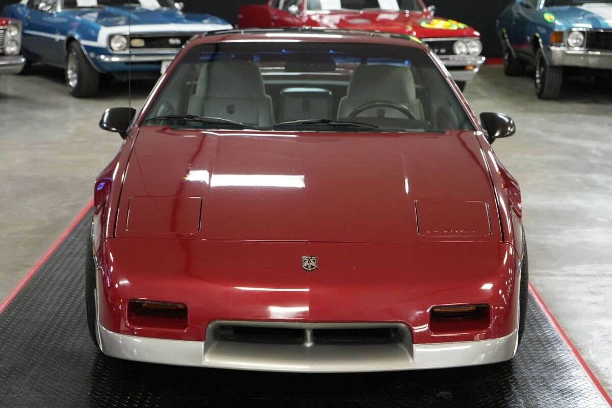 Pontiac-Fiero-Coupe-1987-Maroon-Gray-0-8