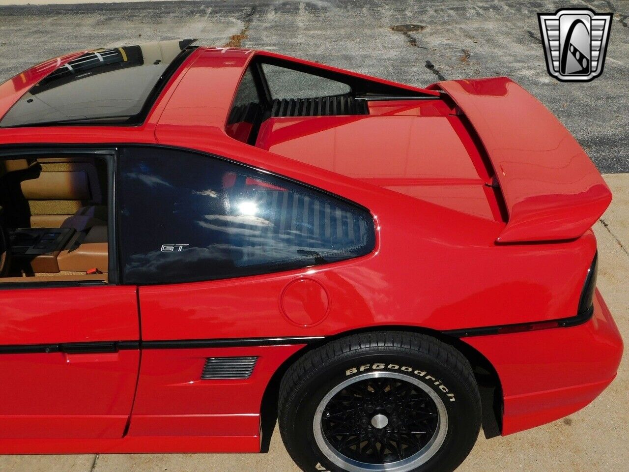 Pontiac-Fiero-Coupe-1988-11