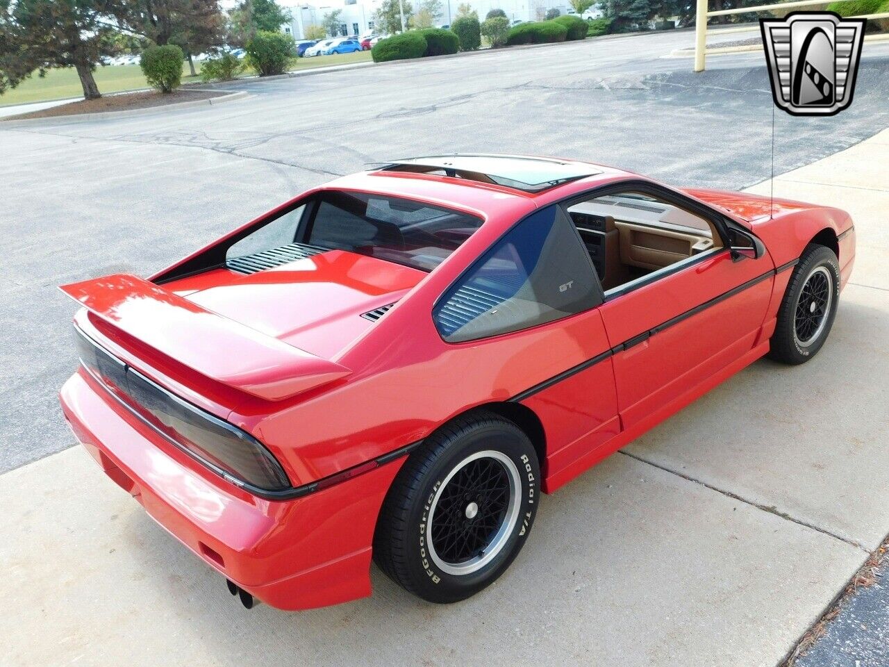 Pontiac-Fiero-Coupe-1988-3