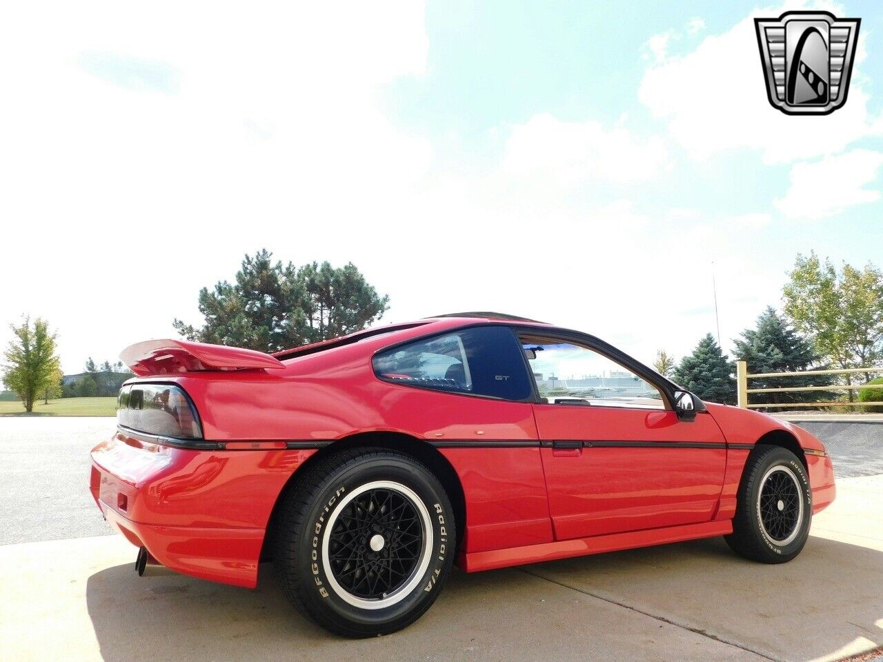 Pontiac-Fiero-Coupe-1988-6