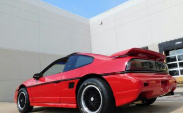 Pontiac-Fiero-Coupe-1988-8