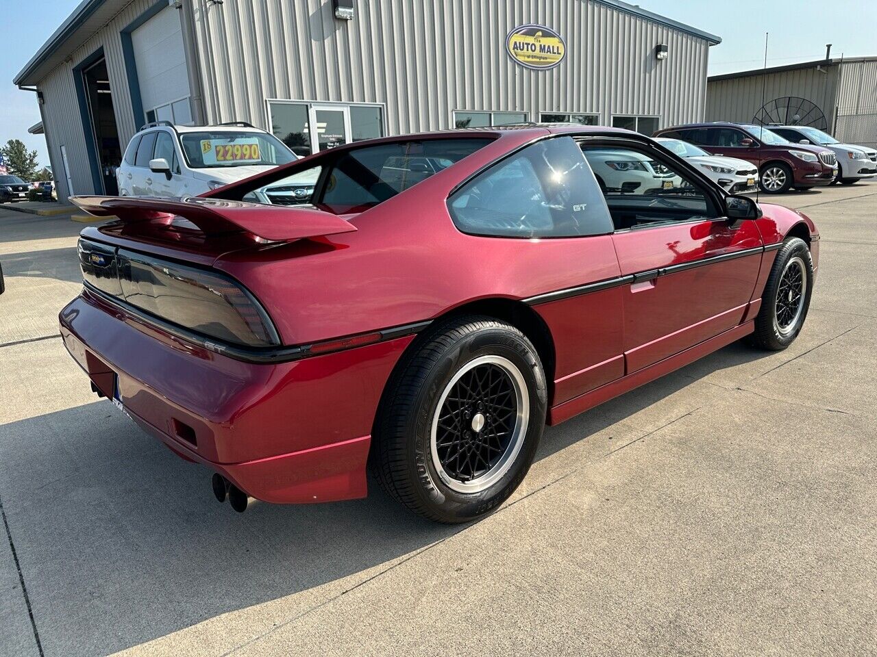 Pontiac-Fiero-Coupe-1988-Maroon-Gray-19978-11