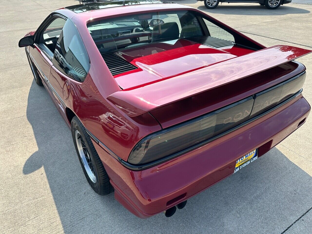 Pontiac-Fiero-Coupe-1988-Maroon-Gray-19978-18