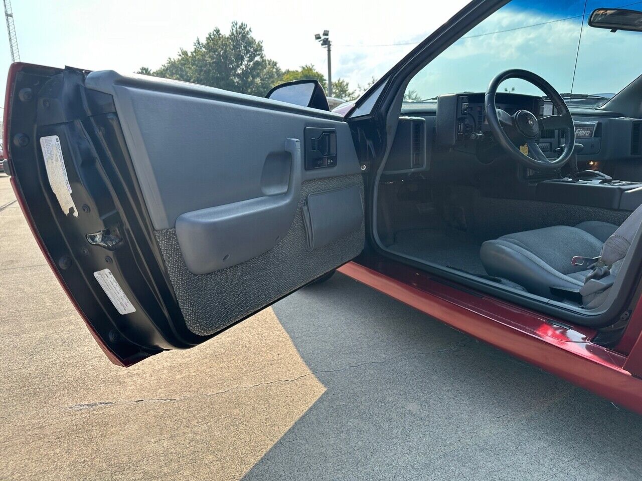 Pontiac-Fiero-Coupe-1988-Maroon-Gray-19978-27