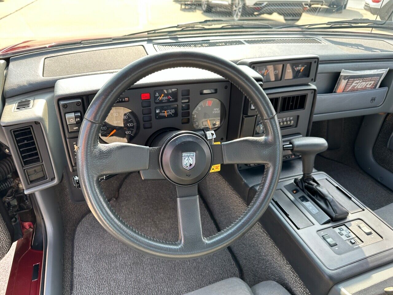 Pontiac-Fiero-Coupe-1988-Maroon-Gray-19978-30