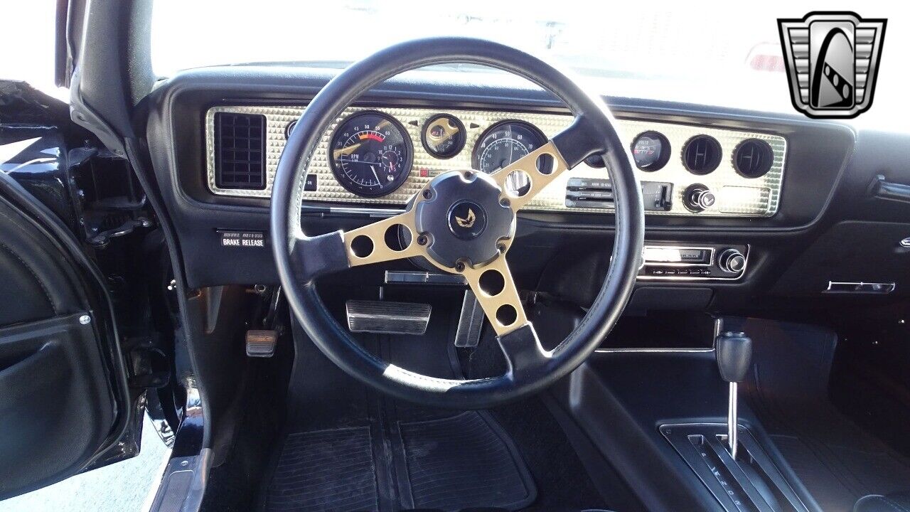 Pontiac-Firebird-1977-Black-Black-12946-9