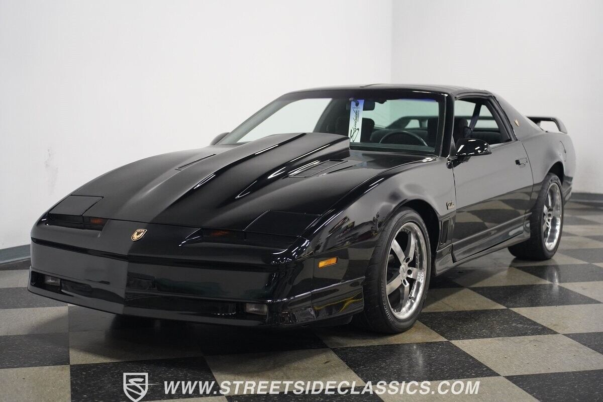 Pontiac-Firebird-1985-Black-Black-118869-6