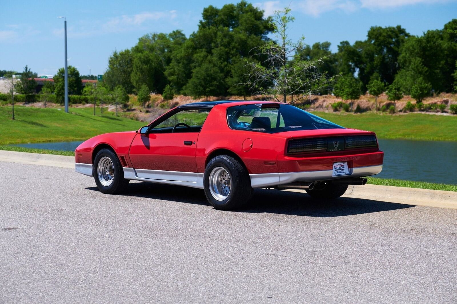 Pontiac-Firebird-1986-Red-Black-223173-3