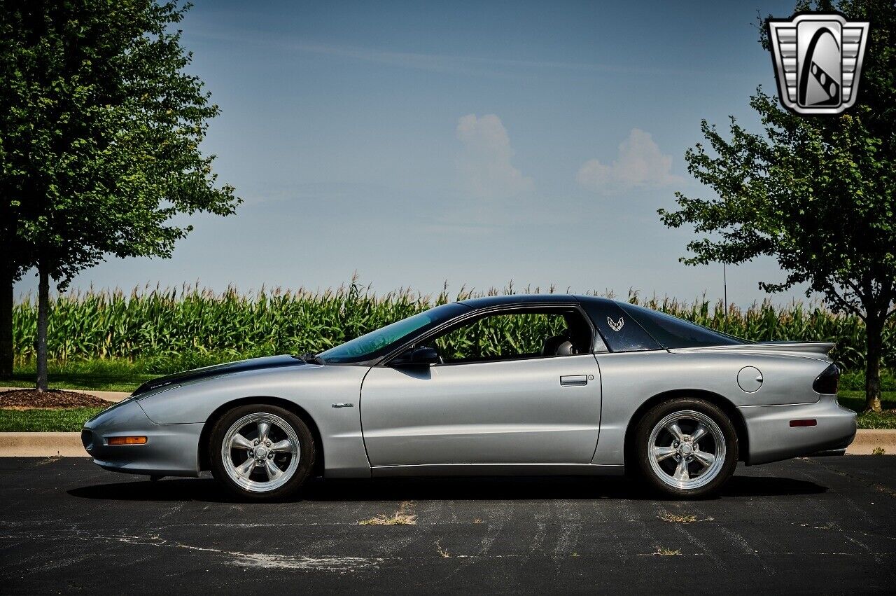 Pontiac-Firebird-1995-Silver-Black-156636-3