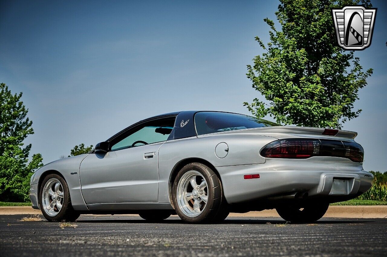 Pontiac-Firebird-1995-Silver-Black-156636-4