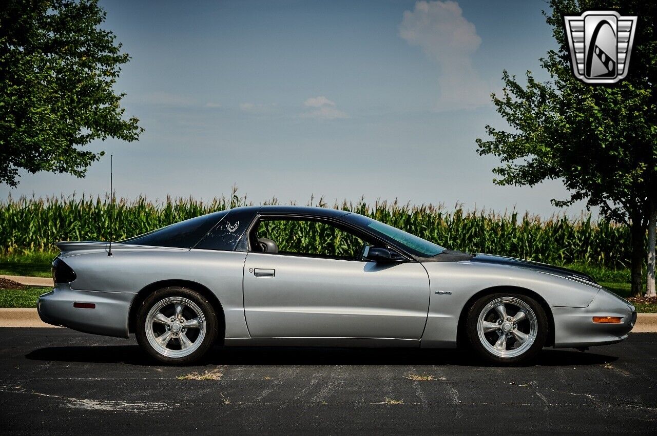 Pontiac-Firebird-1995-Silver-Black-156636-7