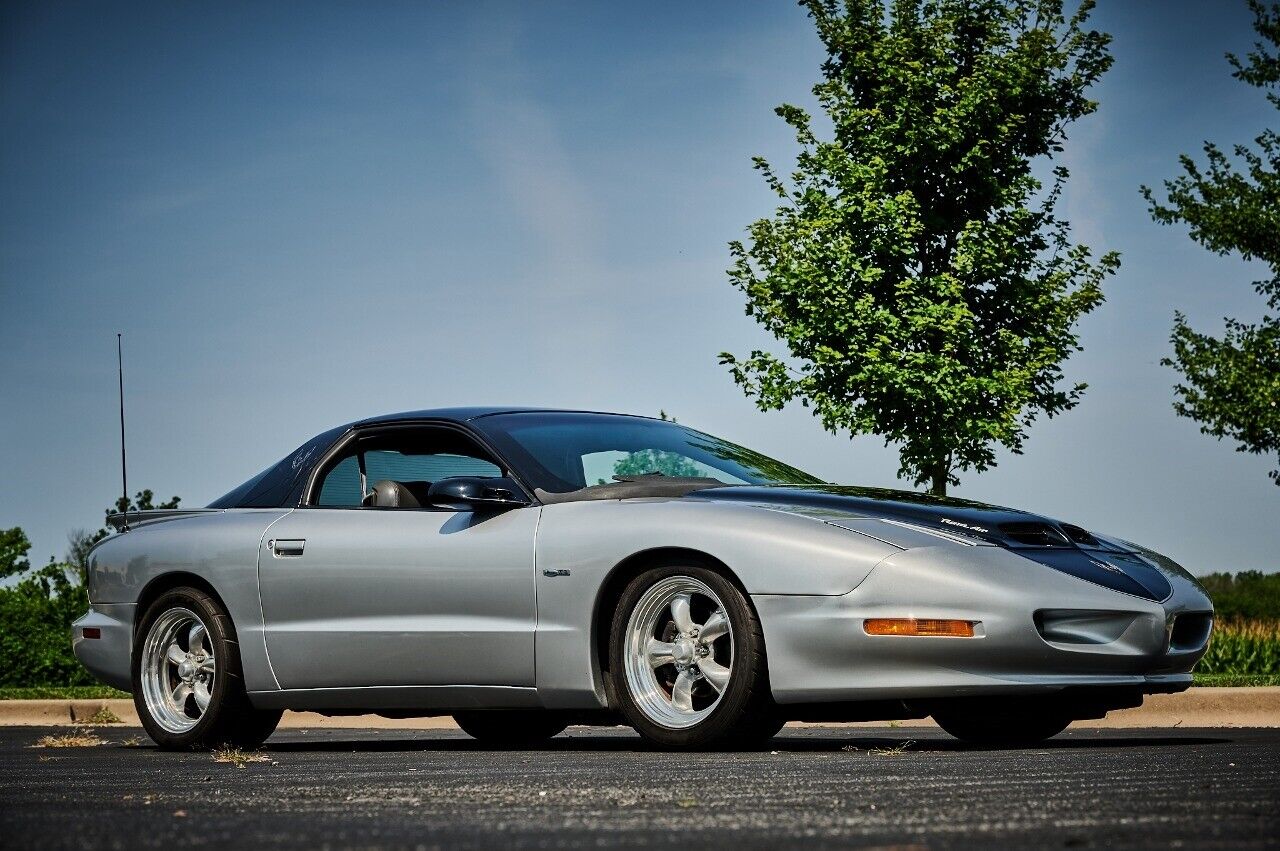 Pontiac-Firebird-1995-Silver-Black-156636-8