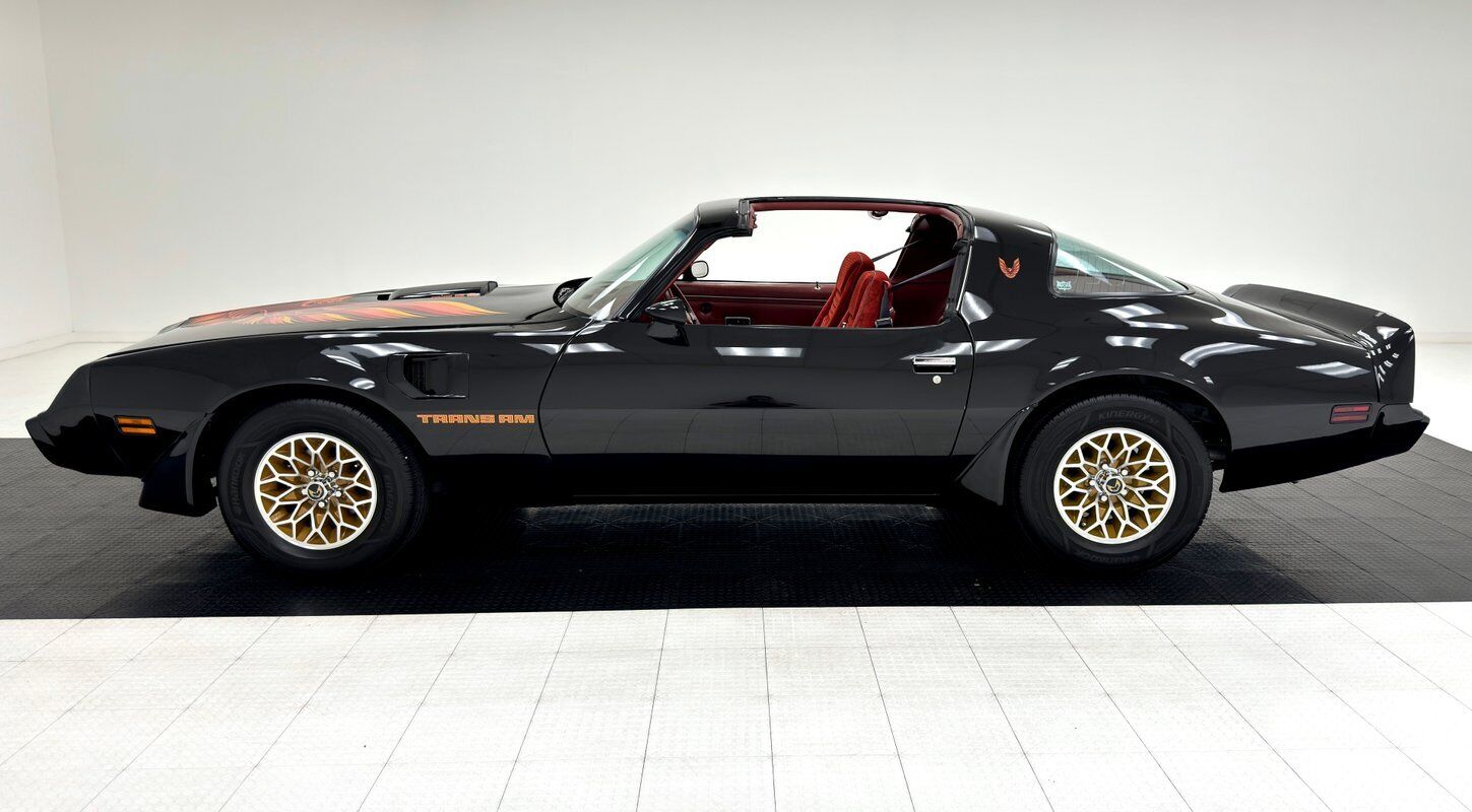 Pontiac-Firebird-Coupe-1979-Black-Carmine-105787-2