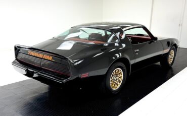 Pontiac-Firebird-Coupe-1979-Black-Carmine-105787-5