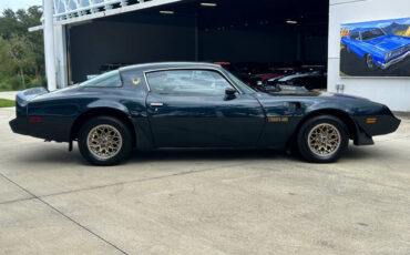 Pontiac-Firebird-Coupe-1981-3