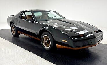 Pontiac-Firebird-Coupe-1982-6