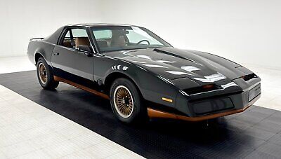 Pontiac-Firebird-Coupe-1982-6