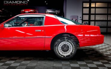 Pontiac-Firebird-Coupe-1984-Red-Charcoal-18272-10