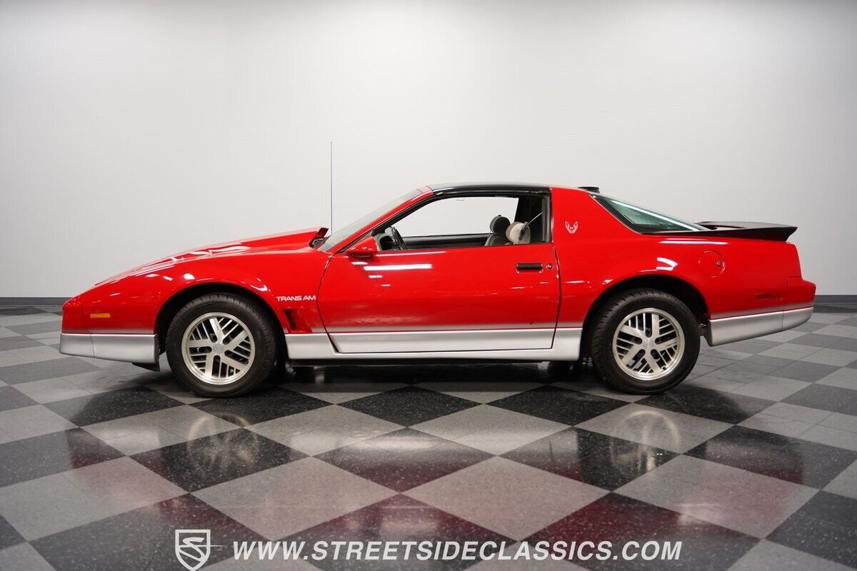 Pontiac-Firebird-Coupe-1986-Red-Gray-72869-7